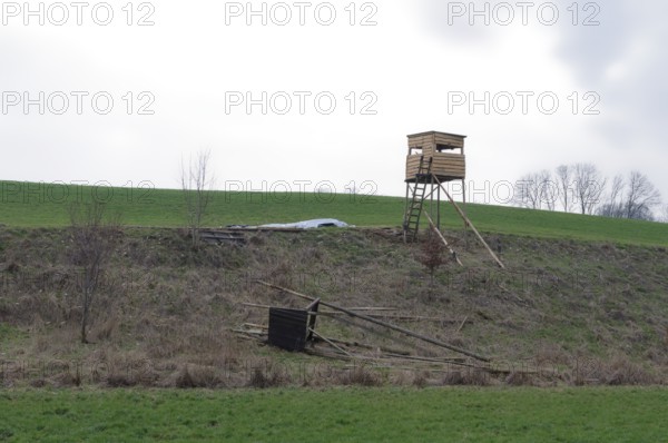 Old and new hunting stand, high seat, hunting, hunter's seat, rose garden, Schwäbisch Hall,