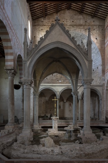 San Piero a Grado near Pisa, basilica from the 10th century, interior, ciborium above the legendary