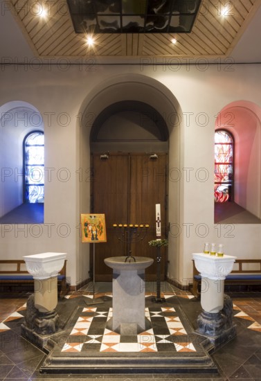 Baptistery with oils from Osten, St., Sankt, Saint