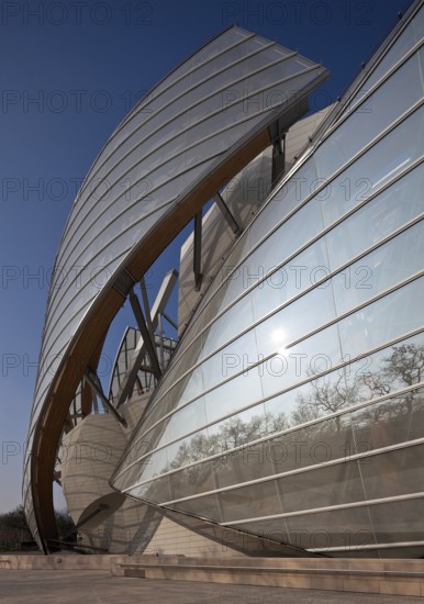 Architect Frank O. Gehry, opened in 2014, view from the south-east