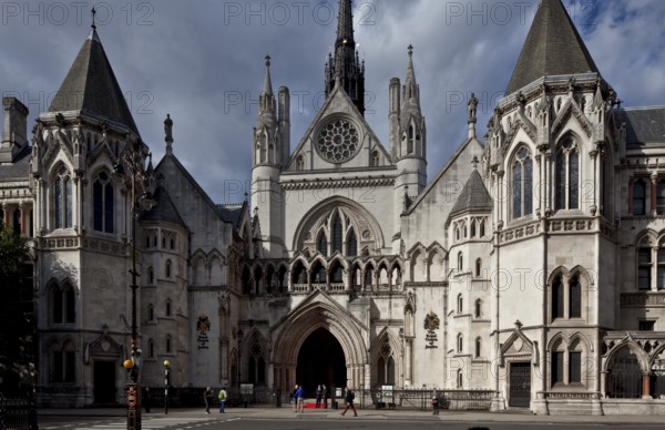 Civil court in the street STRAND, built 1874-82, main entrance seen from the south-east