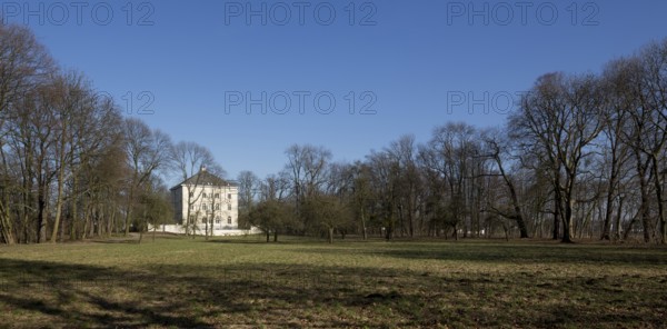 Düsseldorf-Himmelgeist, Mickeln Castle, Guest House of the Heinrich Heine University