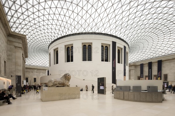 Inner courtyard with glass roof by Norman Foster