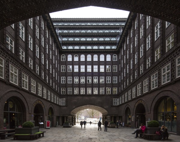 Hamburg Kontorhaus CHILEHAUS, built 1922-24 by Fritz Höger, inner courtyard above Fischertwiete