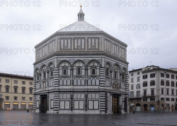 Florence, Firenze, Cathedral, Duomo Santa Maria del Fiore, Baptistery of San Giovanni from the