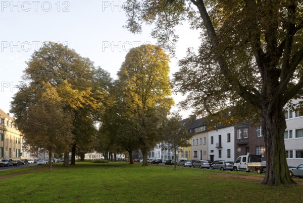 Krefeld, Hohenzollernstraße, view to the south