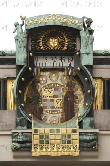 View from the north, music box at the Anker-Versicherung building on Hoher Markt in the historic