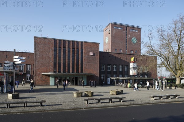 City side, built between 1930 and 1934, architect: Schwingel and Reichsbahnoberrat Herrmann