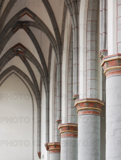 South aisle, round pillar, St., Sankt, Saint