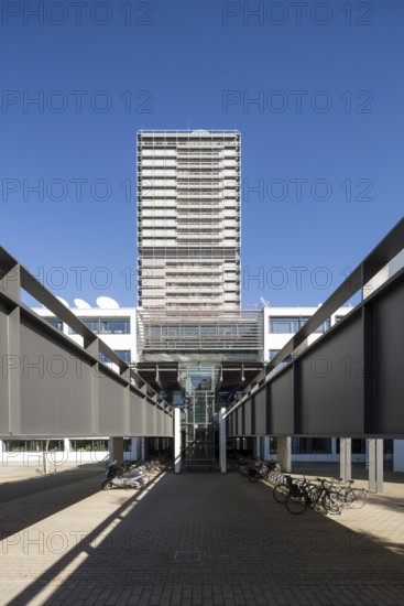 Schürmann-Bau, headquarters of the broadcaster Deutsche Welle, behind it the former parliamentary
