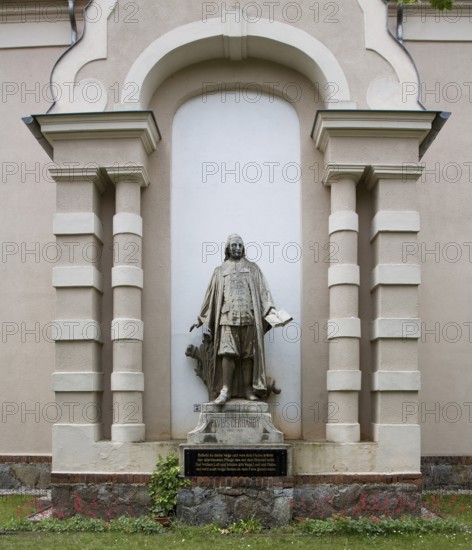 Gräfenhainichen, Paul-Gerhardt monument
