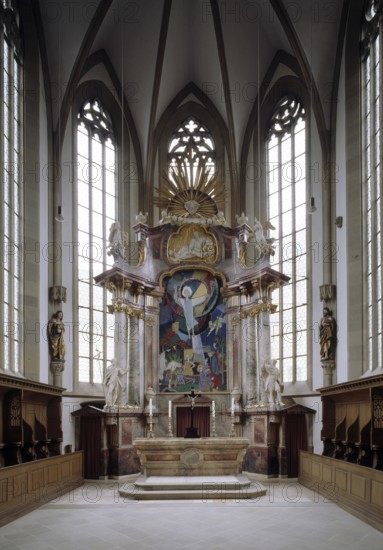 Schweinfurt, St Johannis. Choir with high altar. Classicist decorative marble altar from 1783,