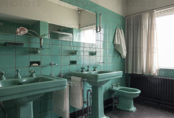 Built 1932-1933 by Brinkman & Van der Vlugt, bathroom on the 2nd floor