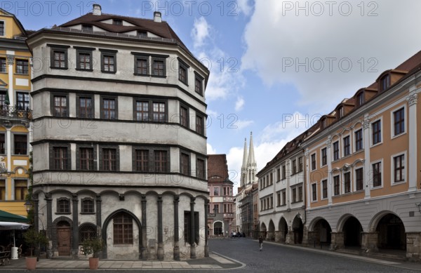Built in 1600 by Jonas Roskopf, son of Wendel Roskopf, on a Gothic foundation dating from 1453. The