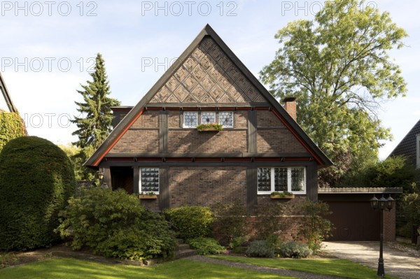 West side, built ca. 1933-1935, architect: Friedrich Kühnen, gabled pitched roof