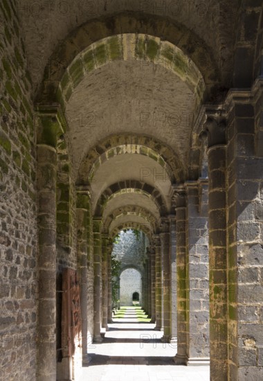 North aisle to the east, St., Sankt, Saint