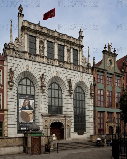 Facade facing the Lange Markt, on the right Danziger Diele, formerly Schöffenhaus