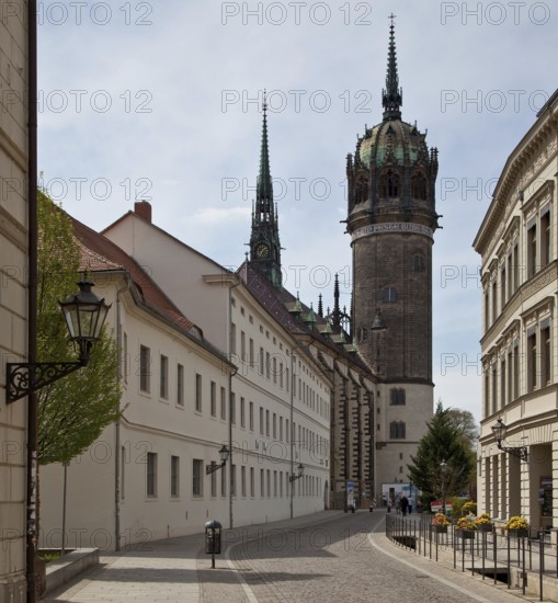 Castle church built around 1500, later altered several times, tower 1883-92 by Friedrich Adler,