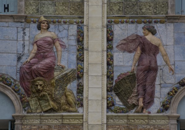Ausonia Palace Hotel, facade detail