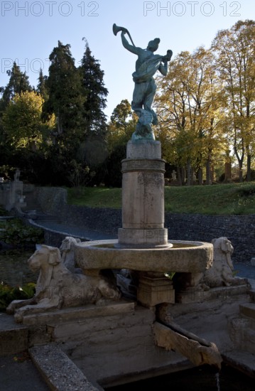 Main construction period 1907-1915 by Bernhard Sehring, lion fountain with bronze sculpture of