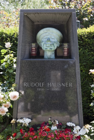 Vienna, graves of honour at the Central Cemetery