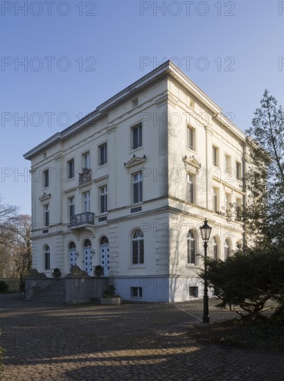 Düsseldorf-Himmelgeist, Mickeln Castle, Guest House of the Heinrich Heine University