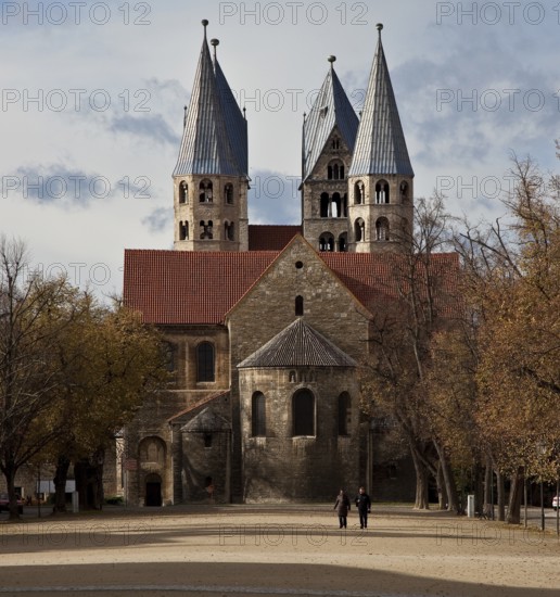 View from east, St., Sankt, Saint