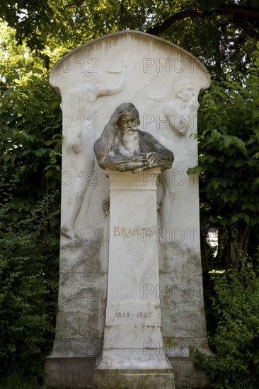 Vienna, graves of honour at the Central Cemetery