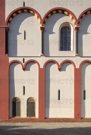 Liège, Liege, St Barthélemy (Sint-Bartolomeüskerk, Sankt Bartholomäus), view of the westwork from