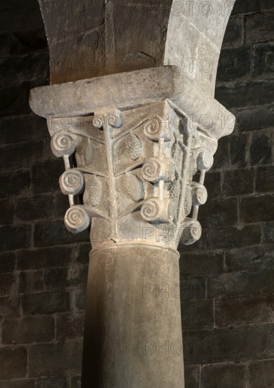 Gropina, Pieve San Pietro di Gropina, capital with stylised grapevines