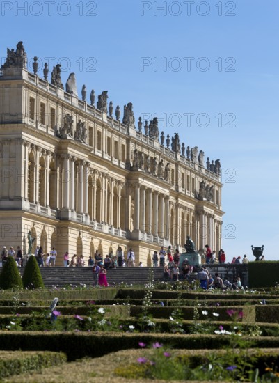Facade of the central building, garden side with stairs