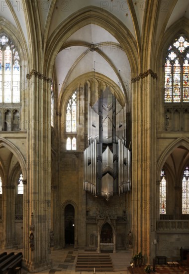 Modern organ in the north transept, St., Sankt, Saint