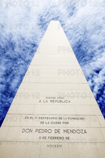 Obelisk, architect Alberto Prebisch, Avenida 9 de Julio, Plaza de la Republica, Buenos Aires,