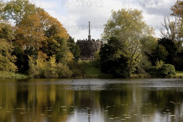 View over the small wall hole to the monument