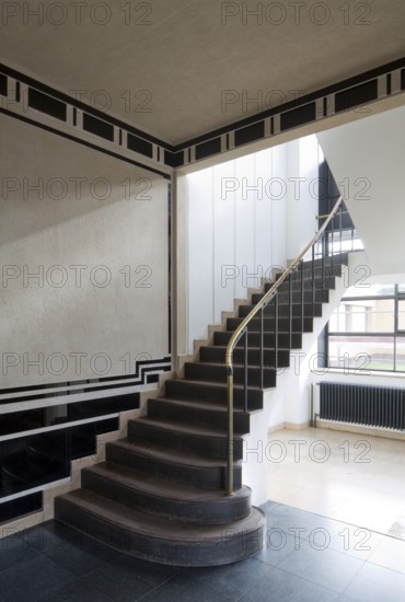 Built 1911-1915 by Walter Gropius and Adolf Meyer, main building, vestibule with staircase