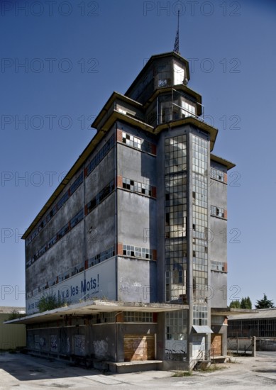 Large agricultural silo made of concrete