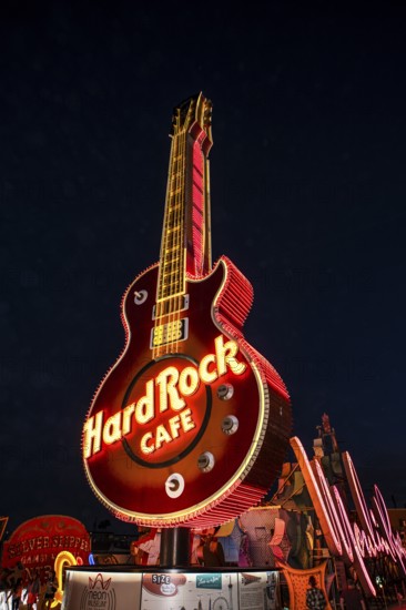 The Hard Rock Cafe neon guitar was modelled on Pete Townsend's Gibson Les Paul guitar from The Who,