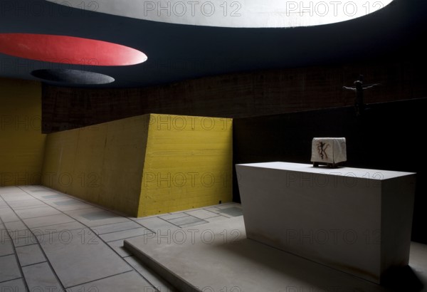 Le Corbusier 1956 to 1961, Church, Altar in the upper northern side chapel, St., Sankt, Saint