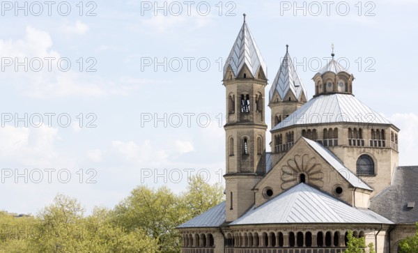 View from the north of the cloverleaf choir and crossing tower, St., Sankt, Saint