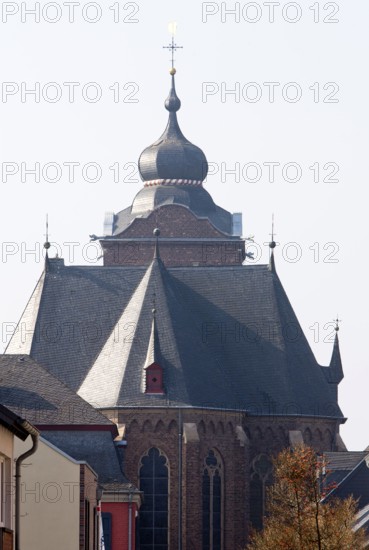 View from east, St., Sankt, Saint