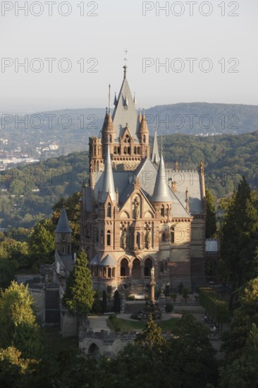 Built between 1882 and 1884 in historicist style as a residence for the stockbroker, banker and