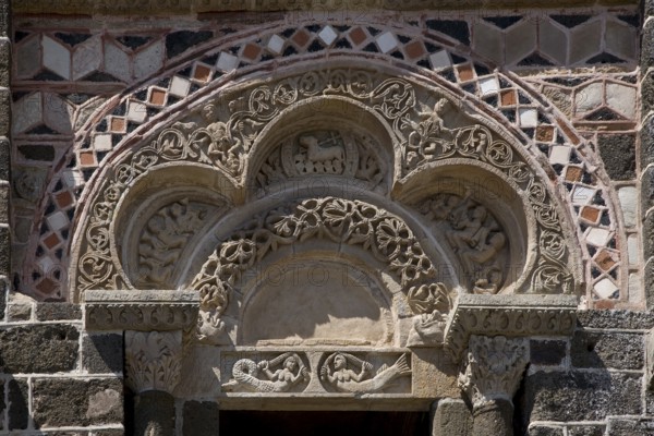 Chapel Saint-Michel, Portal, St., Saint, Saint