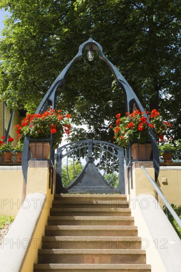 Built in 1902/1903 by Henry van de Velde and extended in 1911. Stairs and garden gate