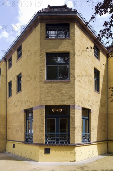 Built in 1902/1903 by Henry van de Velde and extended in 1911. Window south-west side