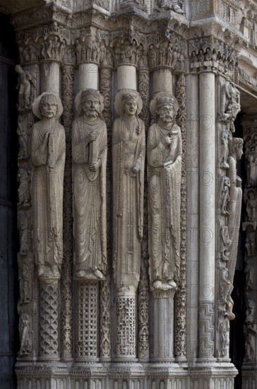 1195-1260 Main construction period, west façade, royal portals 1145-70 with biblical kings, queens,