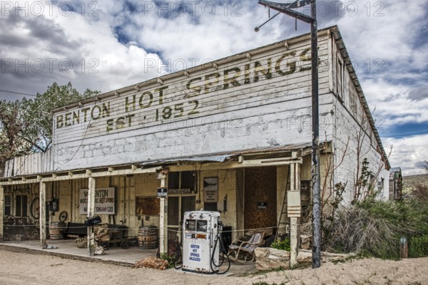 Old petrol station in Benton Hot Springs-Gostthown, Highway 6, Montgomery Pass, Excelsior