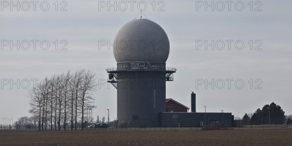 Radar direction finder tower
