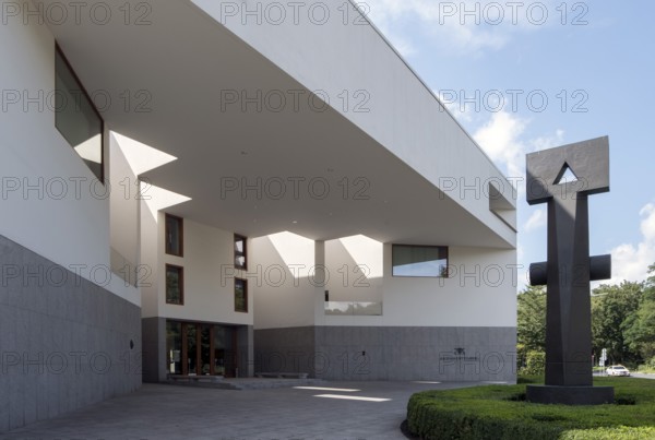 Architect: Dietrich Bangert 2000, sculpture by Otto Herbert Hajek