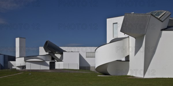Weil am Rhein Vitra production hall u Vitra Design Museum right 36981