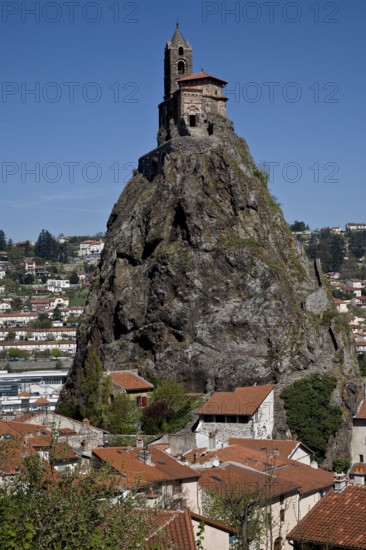 Saint-Michel chapel in the village, St., Saint, Saint